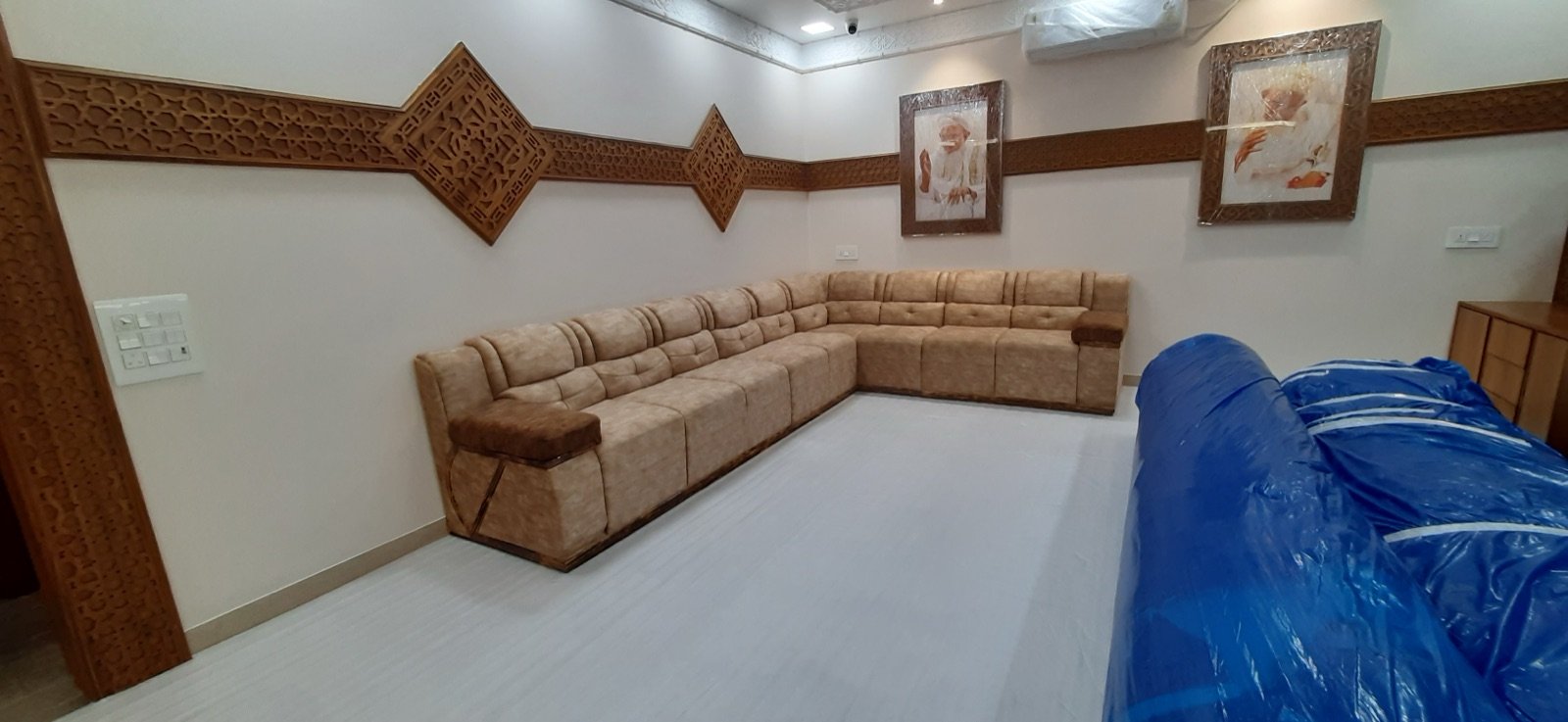 U-Shape Sofa — Diwans Classic Galiakot Rajasthan